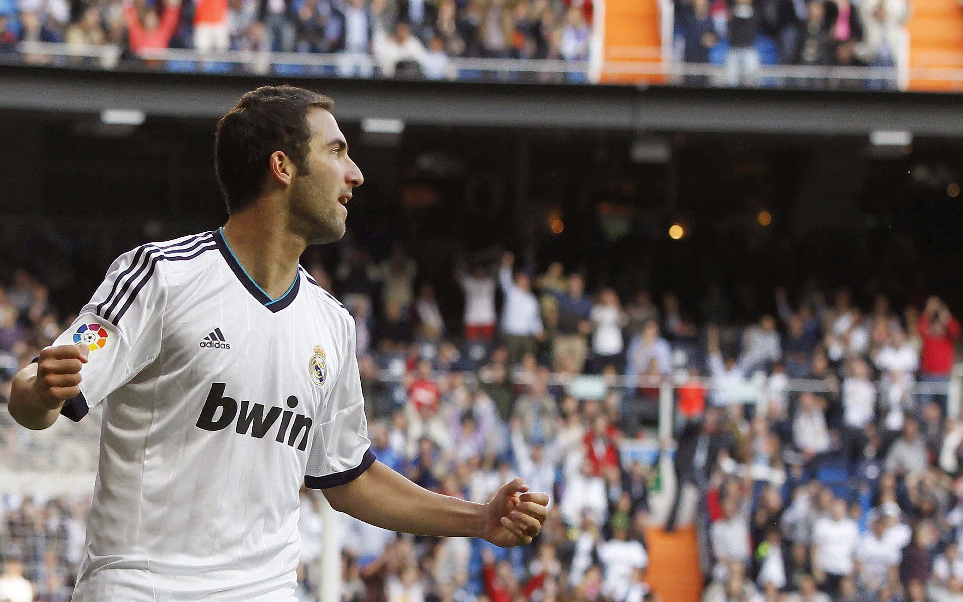 开云体育娱乐-巴希尔·阿卜迪在马拉松比赛中获得银牌，巴希尔·阿布迪